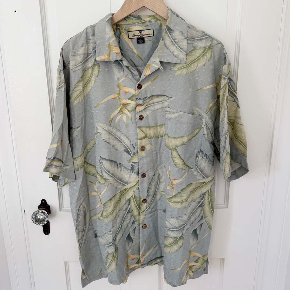 Tommy Bahama 100% Silk Hawaiian Camp Resort Shirt Gray / Green Tropical Leaves